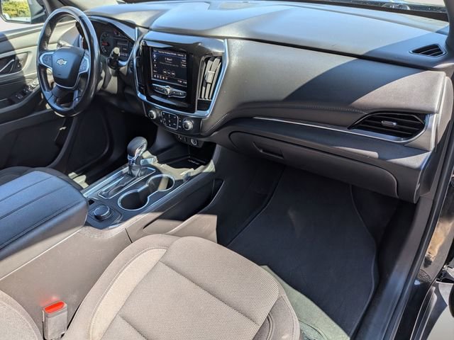 Used 2022 Chevrolet Traverse LT FWD image 31
