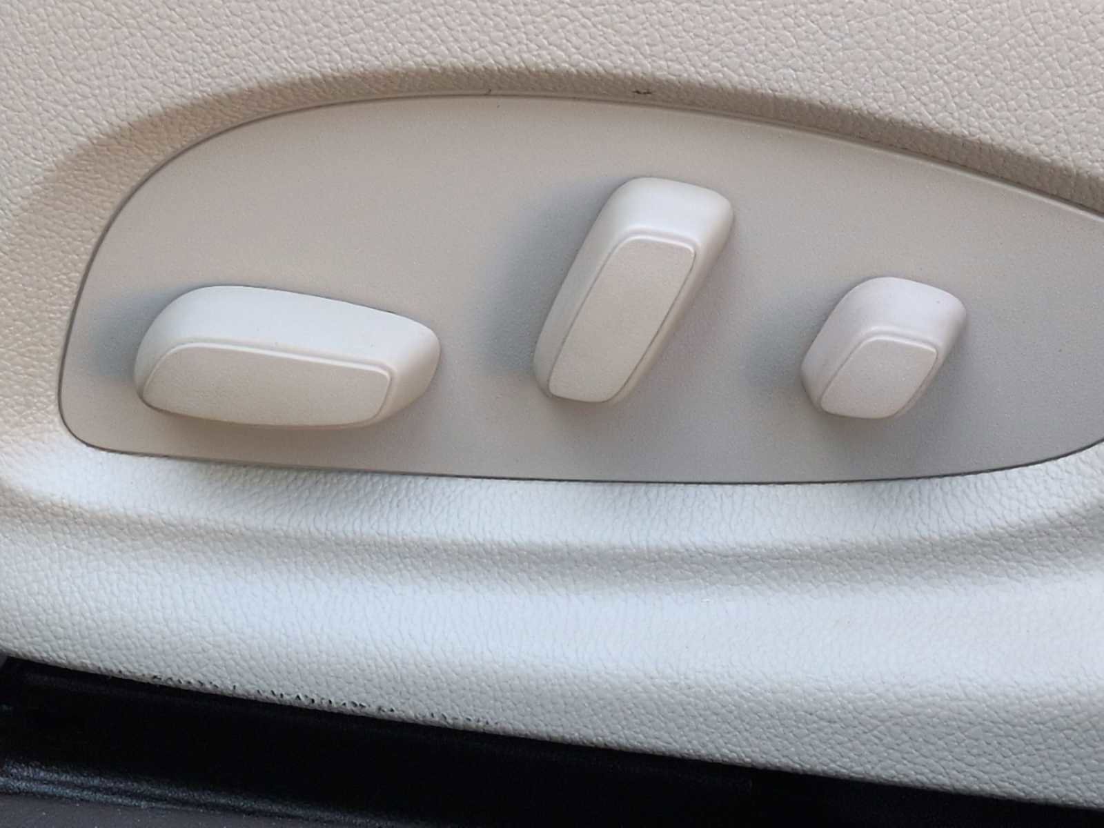 Used 2015 Buick LaCrosse image 17