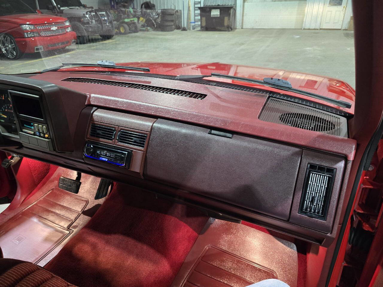 Used 1992 Chevrolet Silverado 1500 2WD Regular Cab image 33