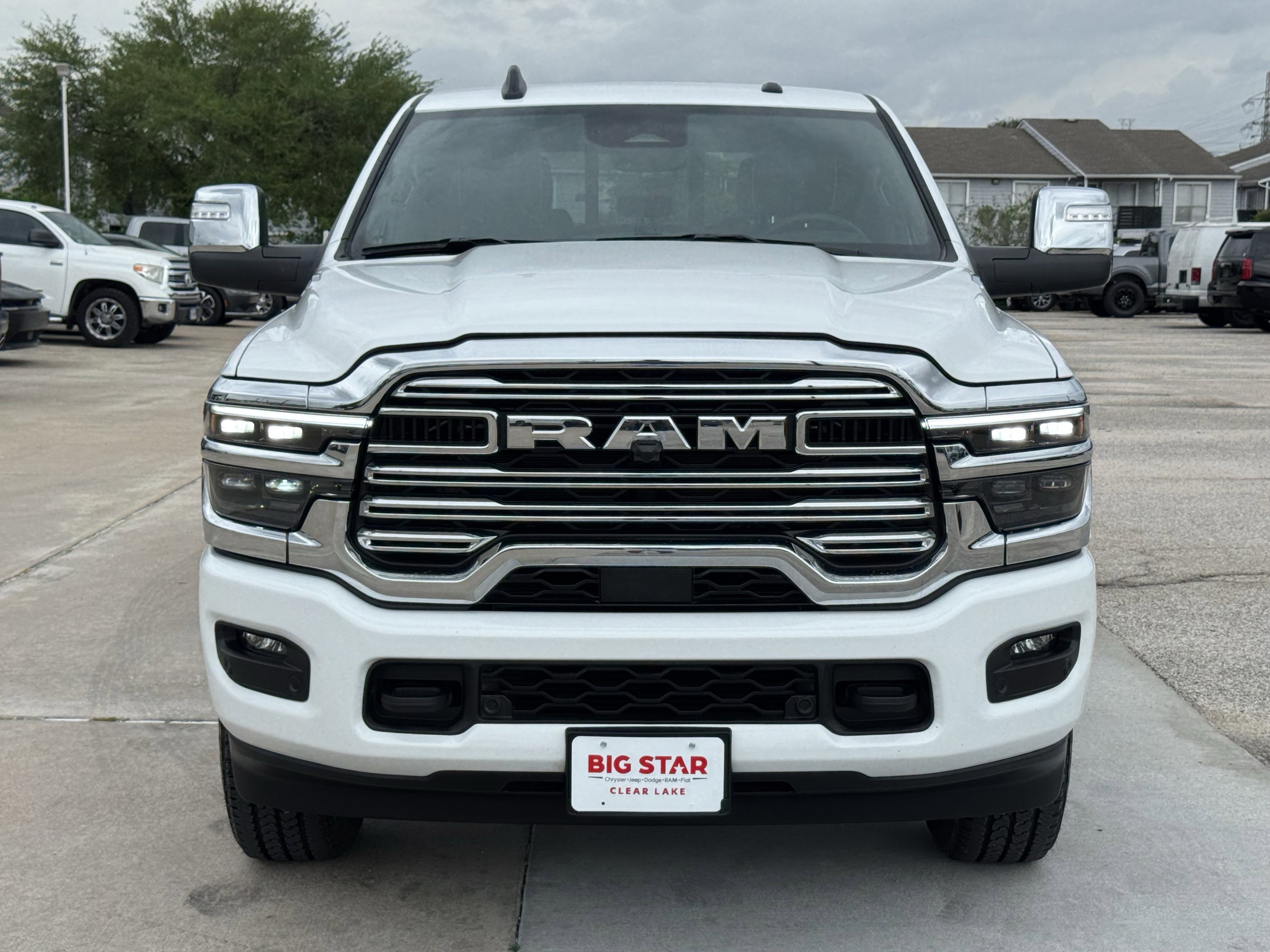 Used 2026 RAM 2500 Laramie AWD/4WD image 3