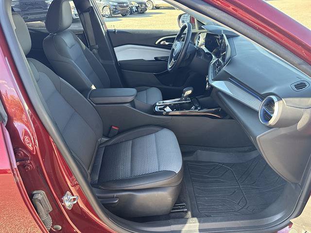 Certified 2024 Chevrolet Trax LT w/ Driver Confidence Package FWD image 50