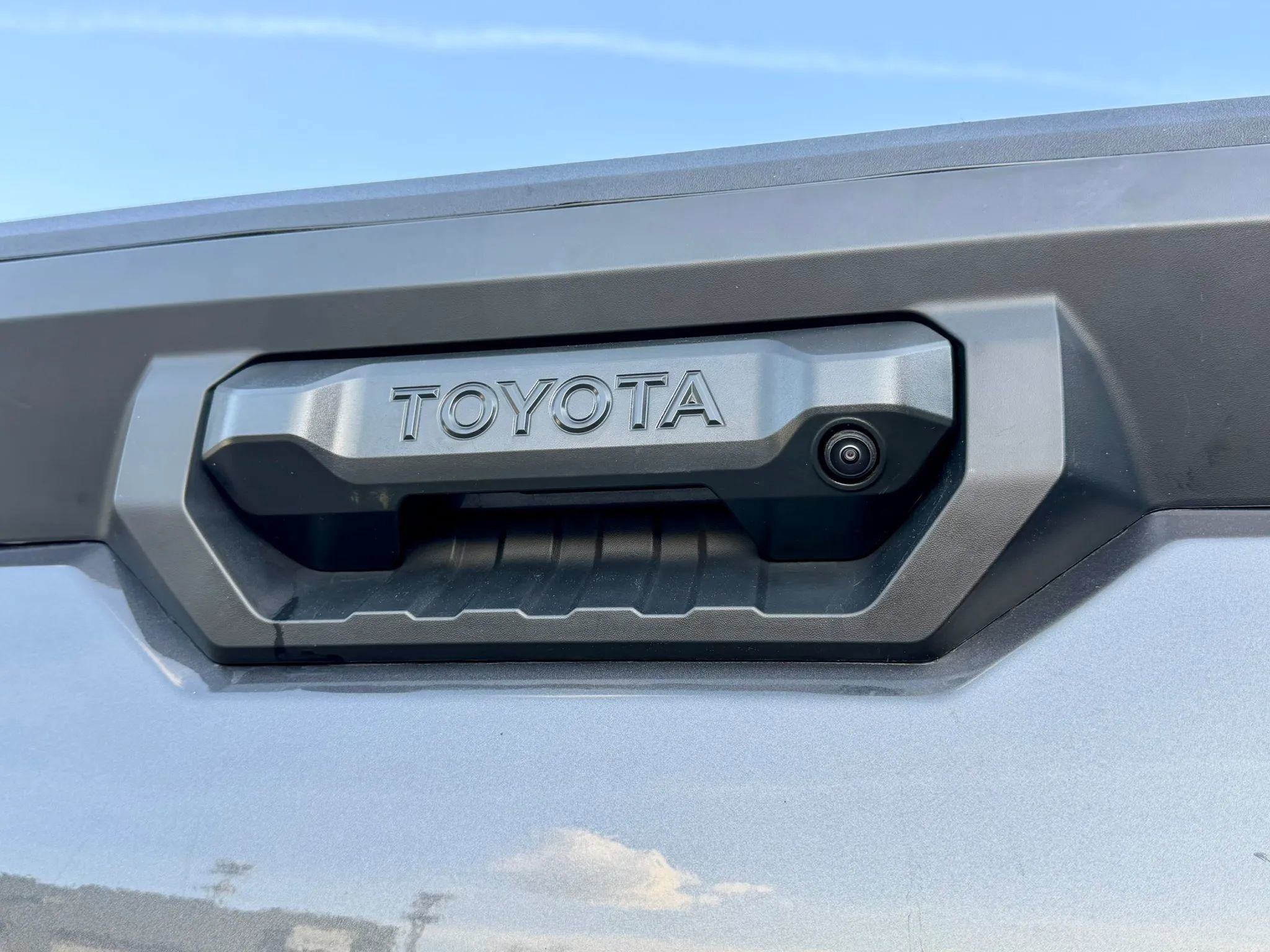 Used 2025 Toyota Tundra SR5 w/ SR5 Convenience Package image 17