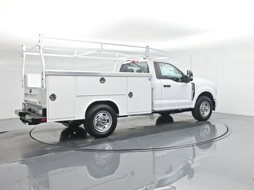 New 2025 Ford F350 XL w/ XL Chrome Package image 29