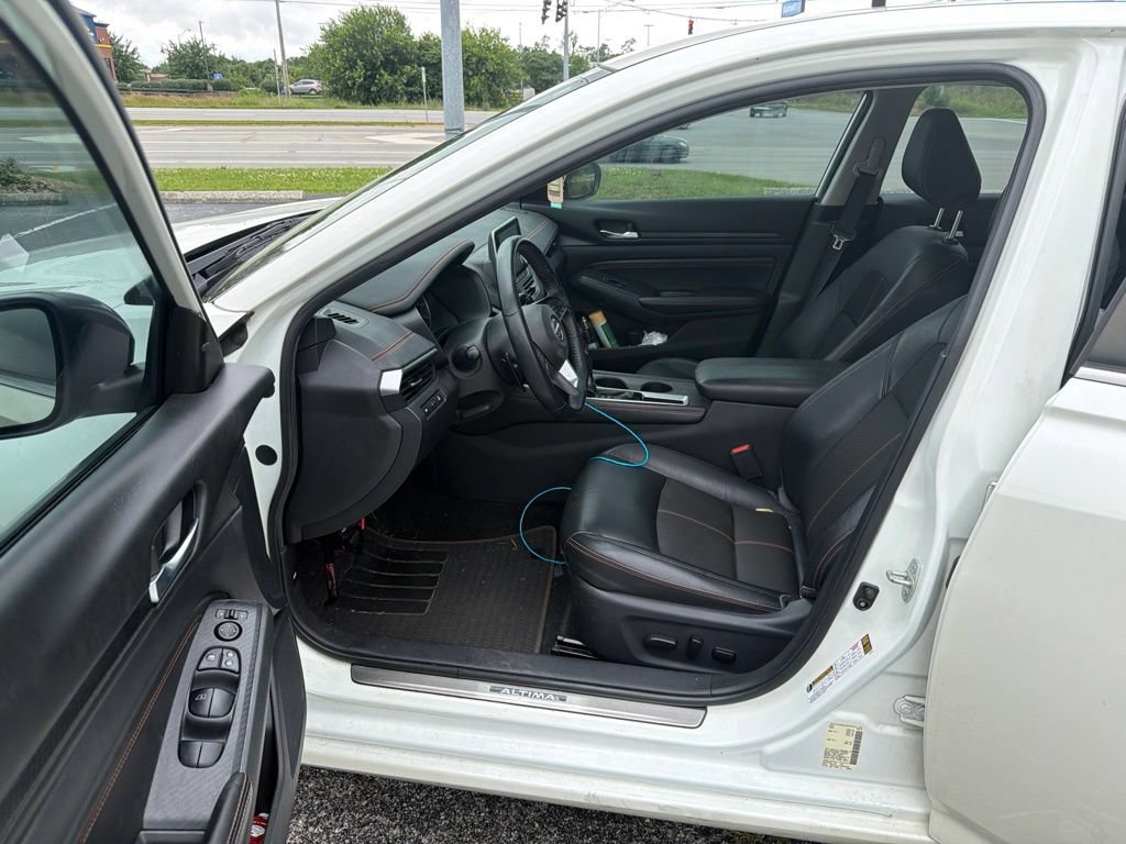 Used 2020 Nissan Altima 2.5 SR w/ Premium Package FWD image 6