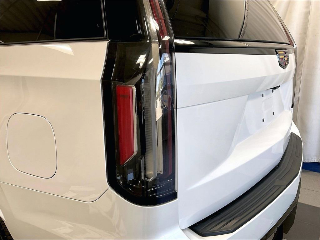 Used 2023 Cadillac Escalade Premium Luxury w/ LPO, Floor Liner Package AWD/4WD image 35