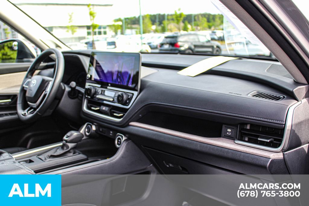 Used 2024 Toyota Grand Highlander AWD image 25