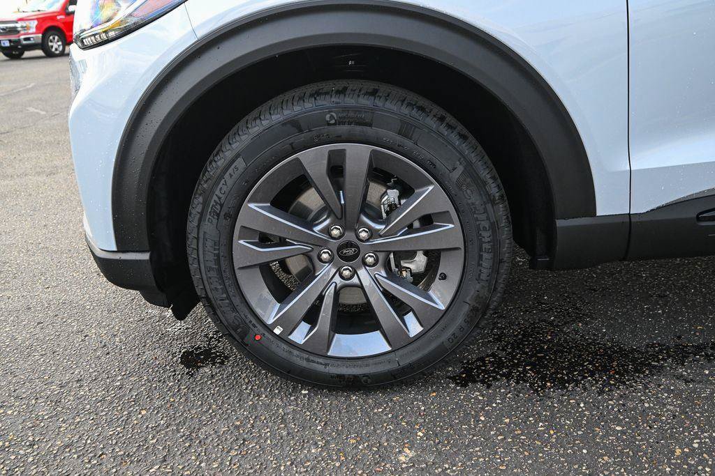 New 2026 Ford Explorer Active w/ Active Comfort Package AWD/4WD image 12