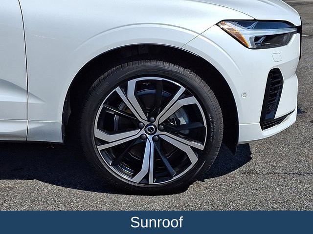 Used 2022 Volvo XC60 T8 R-Design w/ Advanced Package AWD/4WD image 10