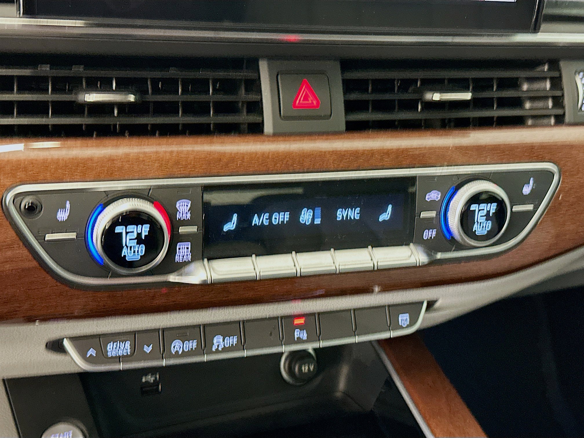 Used 2023 Audi A4 2.0T Premium w/ Convenience Package image 24