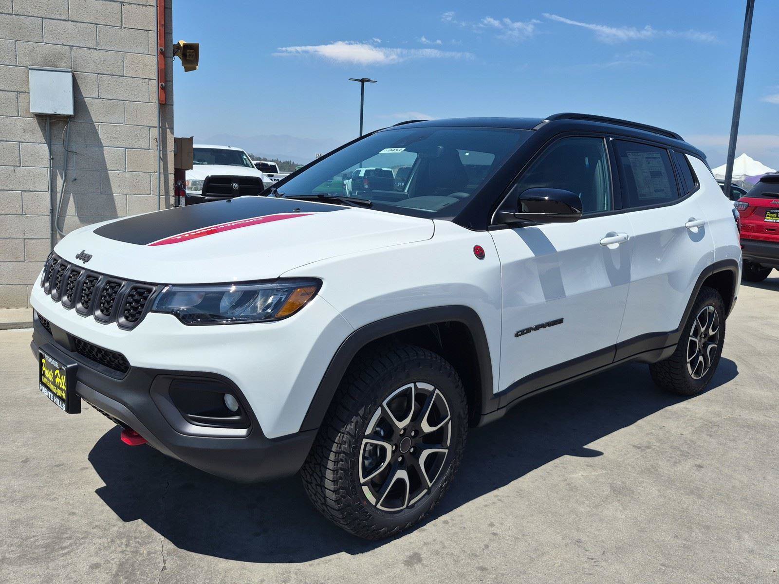 New 2026 Jeep Compass Trailhawk w/ Sun, Sound & Navigation Group AWD/4WD image 3