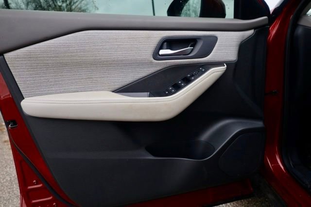 Used 2023 Nissan Rogue SL w/ SL Premium Package image 17