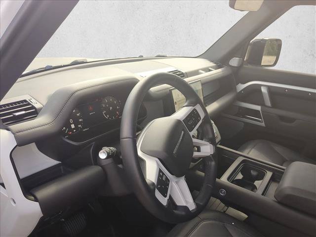 Used 2024 Land Rover Defender 130 X-Dynamic SE AWD/4WD image 10