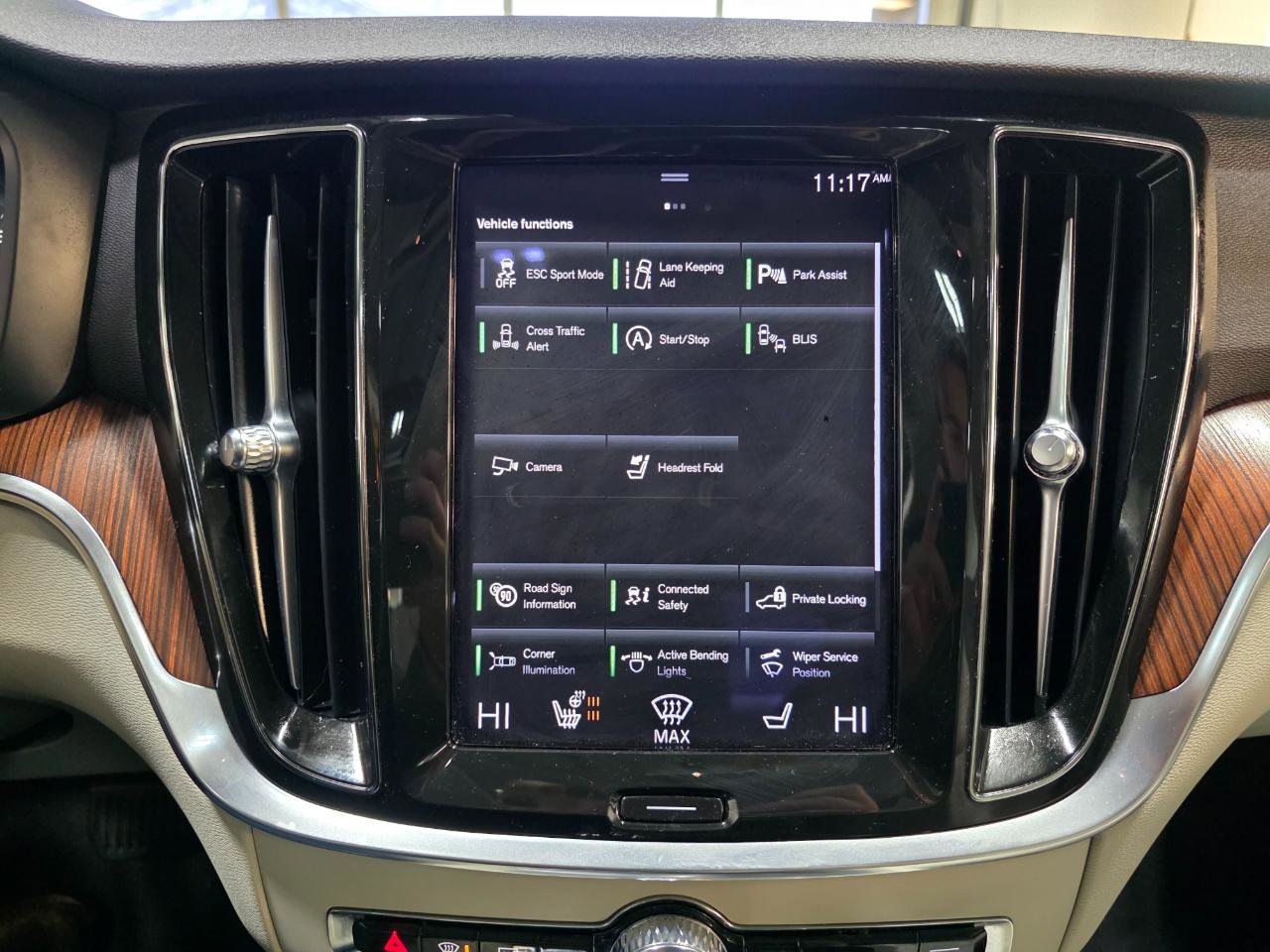 Used 2021 Volvo S60 T5 Momentum w/ Premium Package image 34