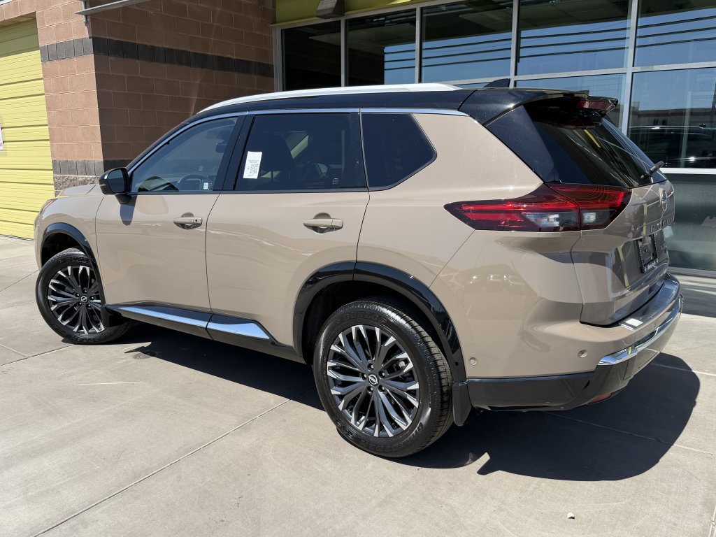 Used 2024 Nissan Rogue Platinum AWD/4WD image 5