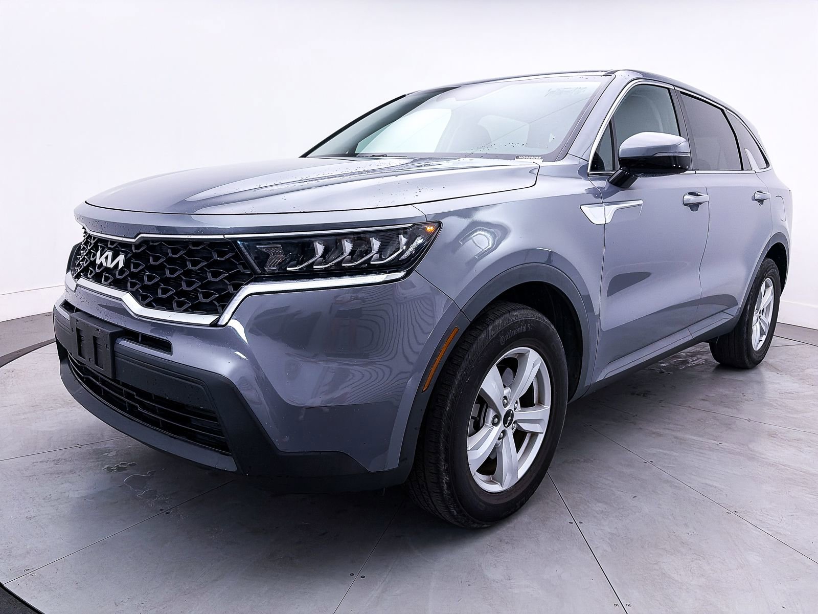 Used 2022 Kia Sorento LX image 11