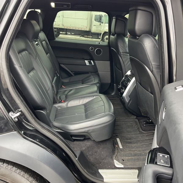 Used 2022 Land Rover Range Rover Sport HSE Silver Edition image 11