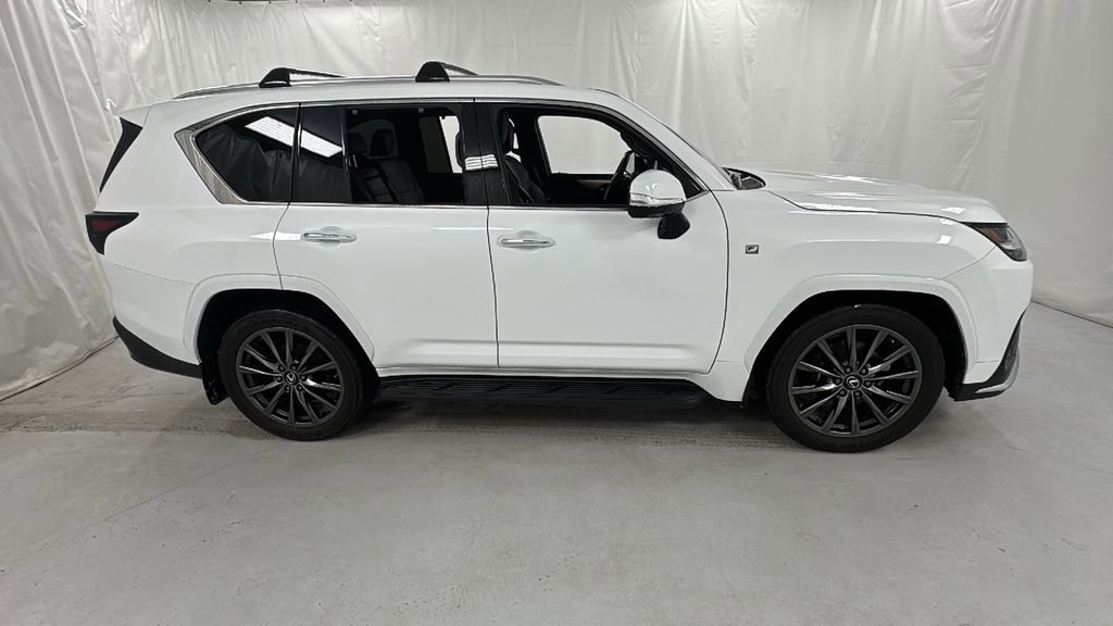 Used 2023 Lexus LX 600 F Sport image 2