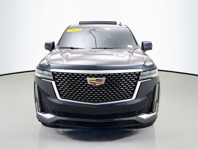 Used 2022 Cadillac Escalade Premium Luxury AWD/4WD image 2