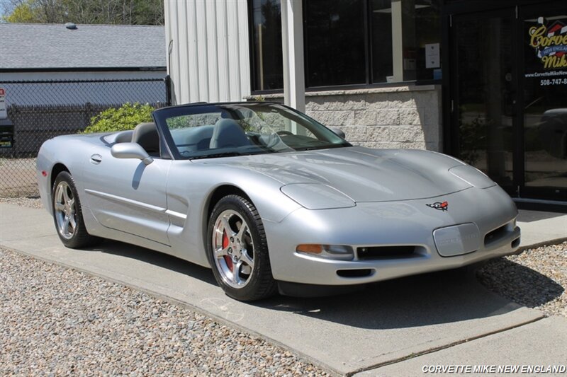 Used 2002 Chevrolet Corvette Coupe w/ Preferred Equipment Group2 RWD image 18