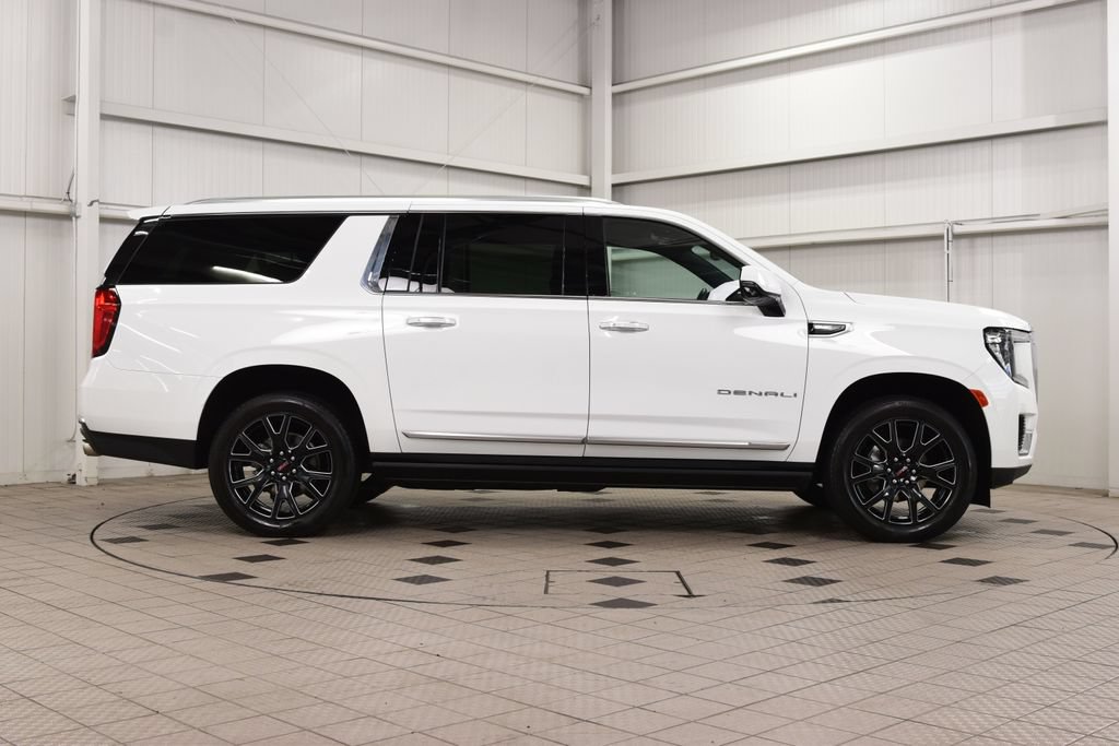 Used 2024 GMC Yukon XL Denali AWD/4WD image 9