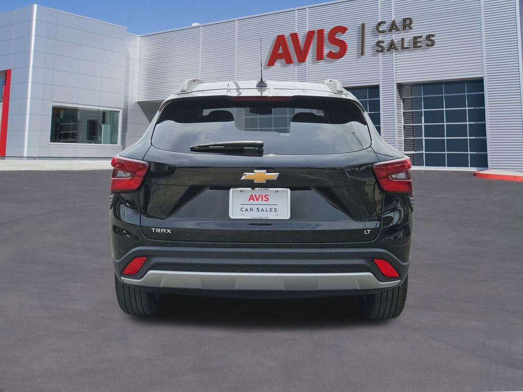 Used 2025 Chevrolet Trax LT w/ LT Convenience Package FWD image 5