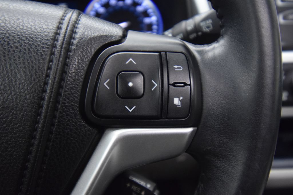 Used 2015 Toyota Highlander XLE AWD/4WD image 37