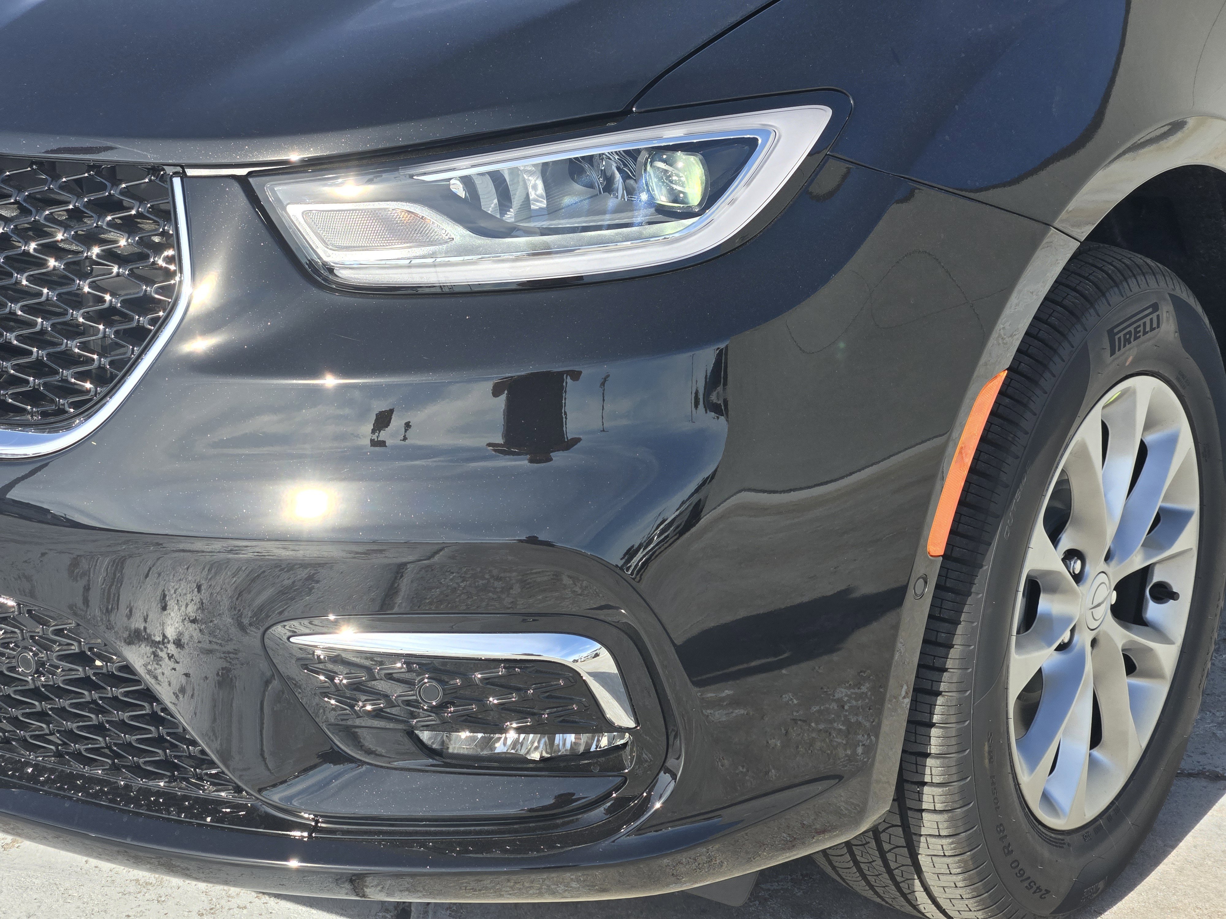 New 2026 Chrysler Pacifica Limited image 6