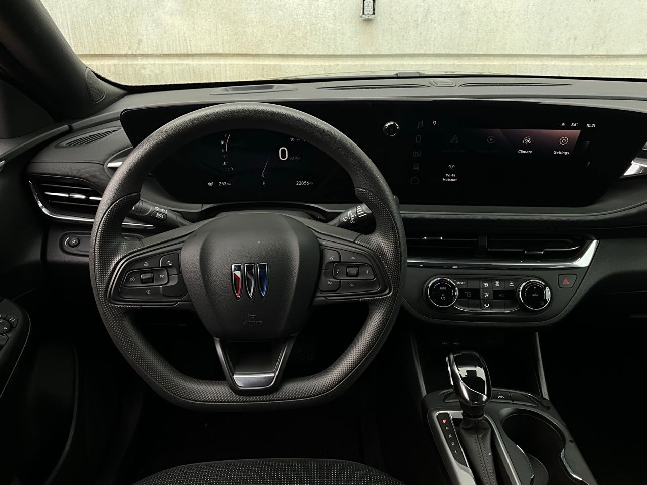 Used 2025 Buick Envista Preferred image 13