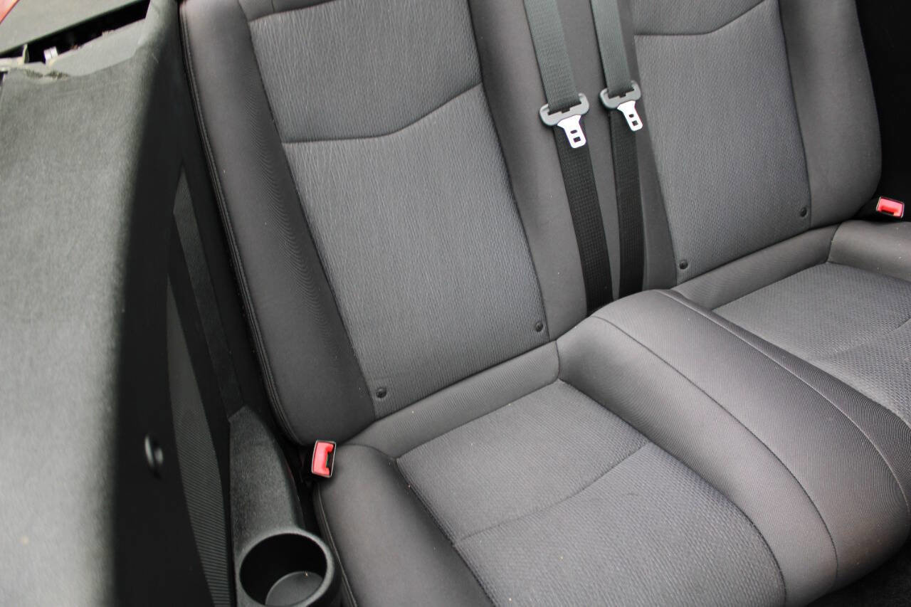 Used 2013 Chrysler 200 Touring image 33