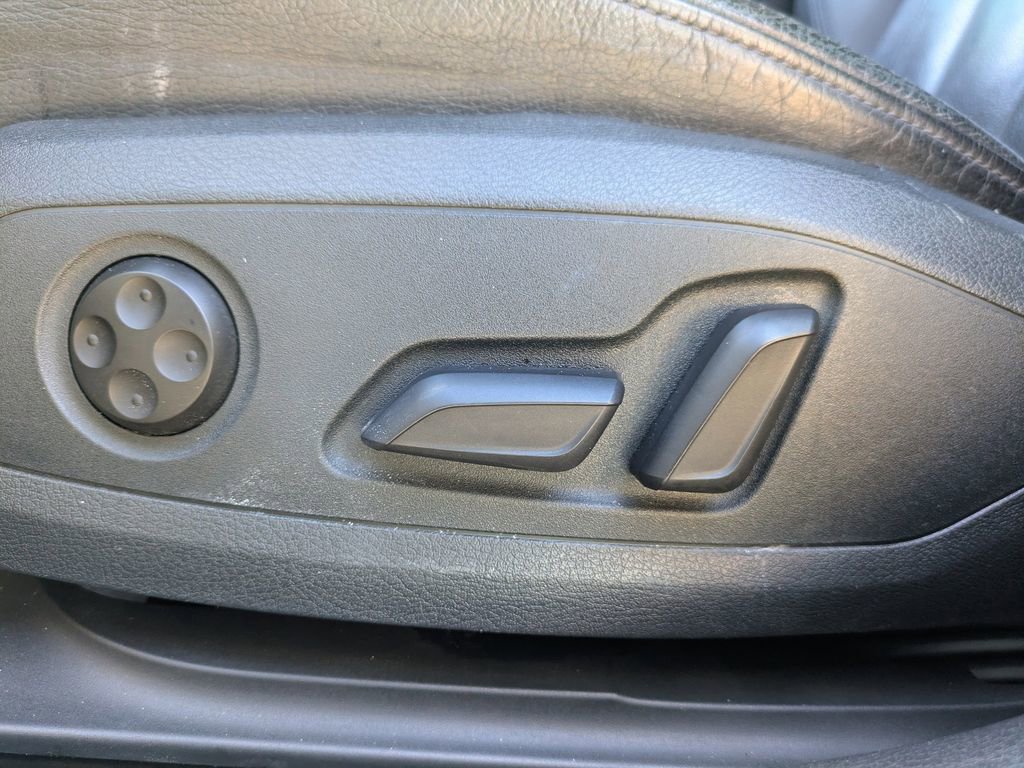 Used 2017 Audi A4 2.0T Premium image 19