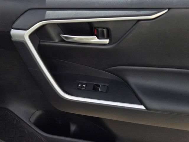 Used 2021 Toyota RAV4 XLE Premium FWD image 8