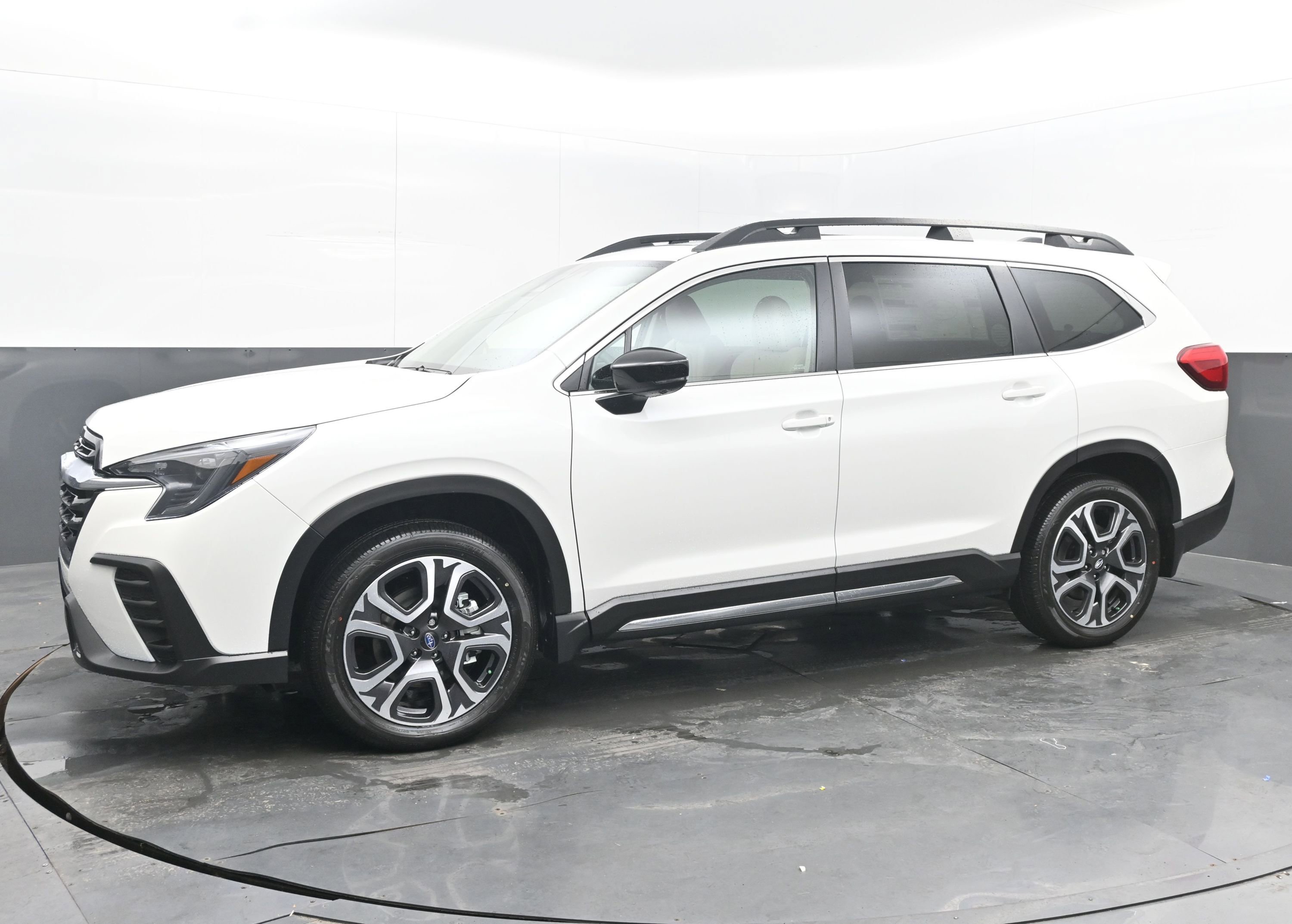 New 2025 Subaru Ascent Limited image 4