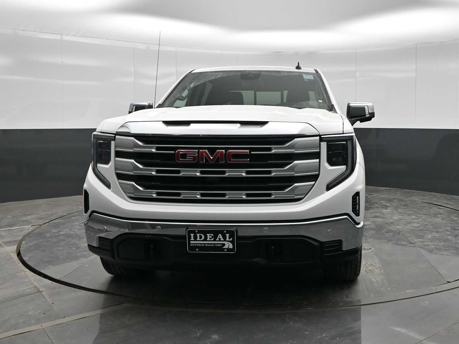 New 2026 GMC Sierra 1500 SLE w/ Preferred Package image 3