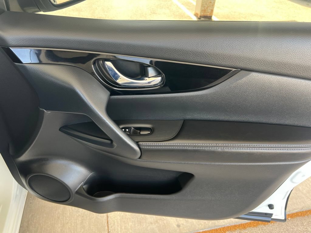 Used 2022 Nissan Rogue Sport SV AWD/4WD image 22