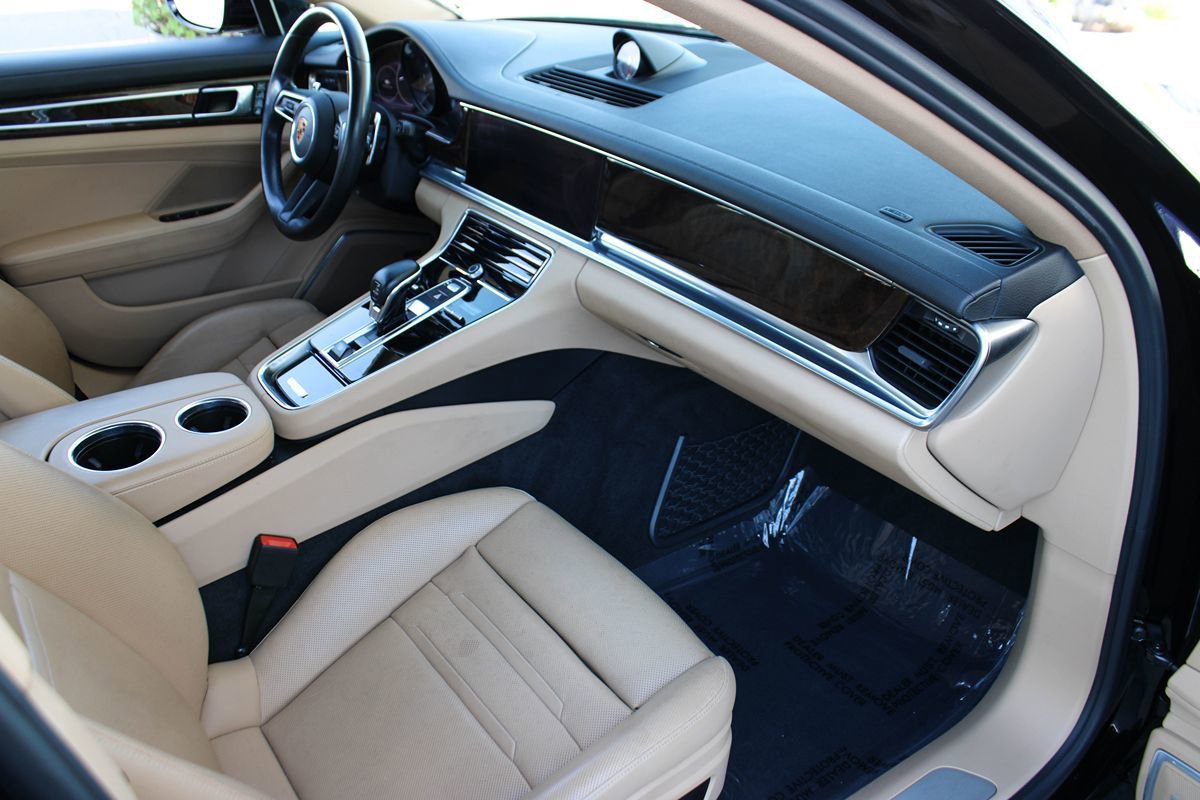 Used 2021 Porsche Panamera w/ Premium Package image 20
