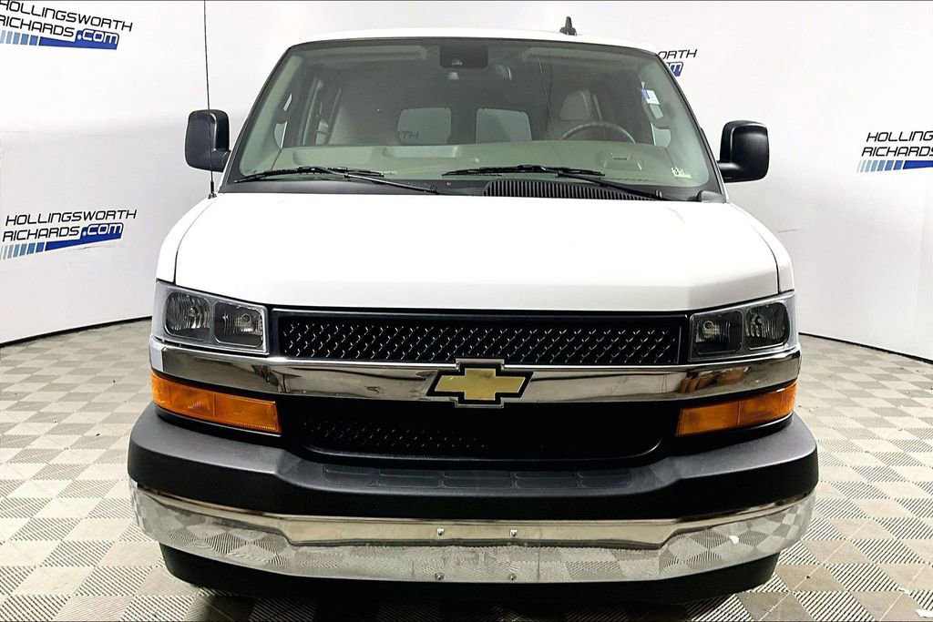 Used 2023 Chevrolet Express 3500 LT w/ LT Preferred Equipment Group RWD image 2