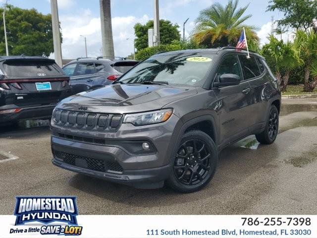 Used 2022 Jeep Compass Latitude image 1