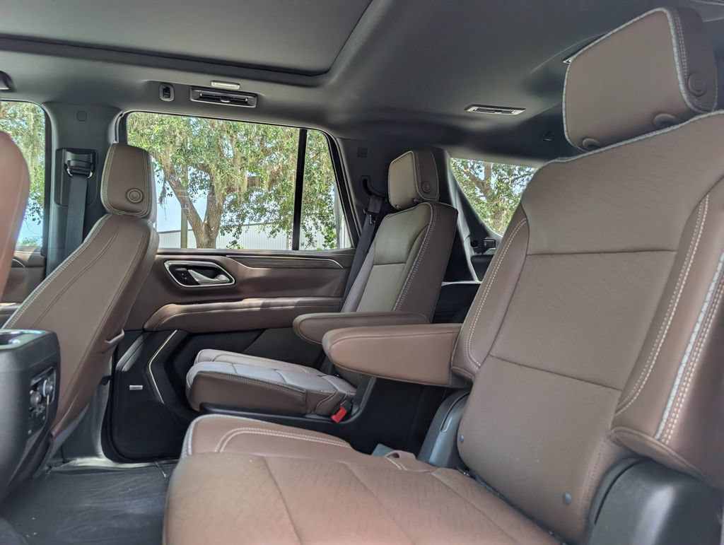 Used 2024 Chevrolet Tahoe High Country AWD/4WD image 19