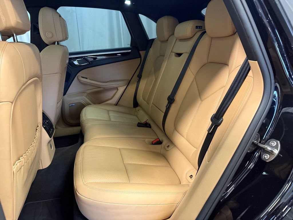 Certified 2017 Porsche Macan AWD/4WD image 20