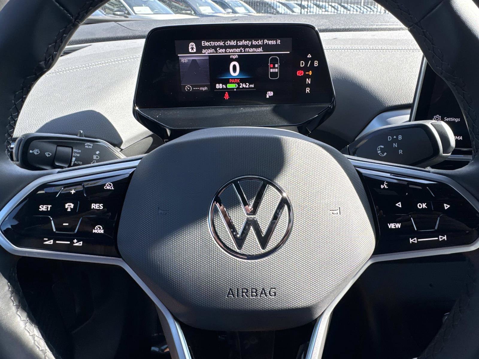 New 2026 Volkswagen ID.4 Pro RWD image 17