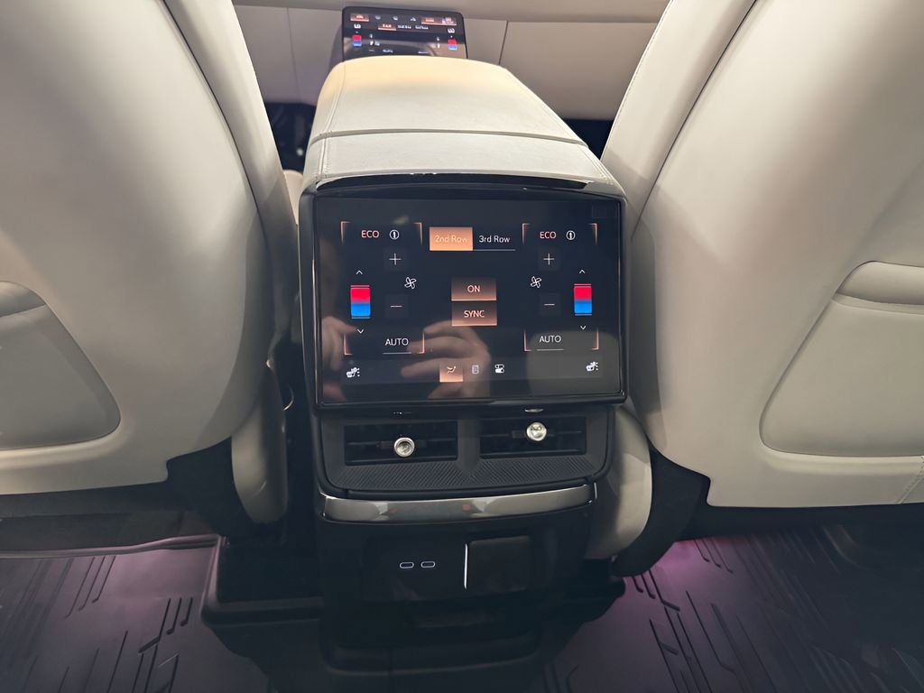 New 2026 Cadillac Vistiq Sport w/ LPO, Floor Liner Package AWD/4WD image 14