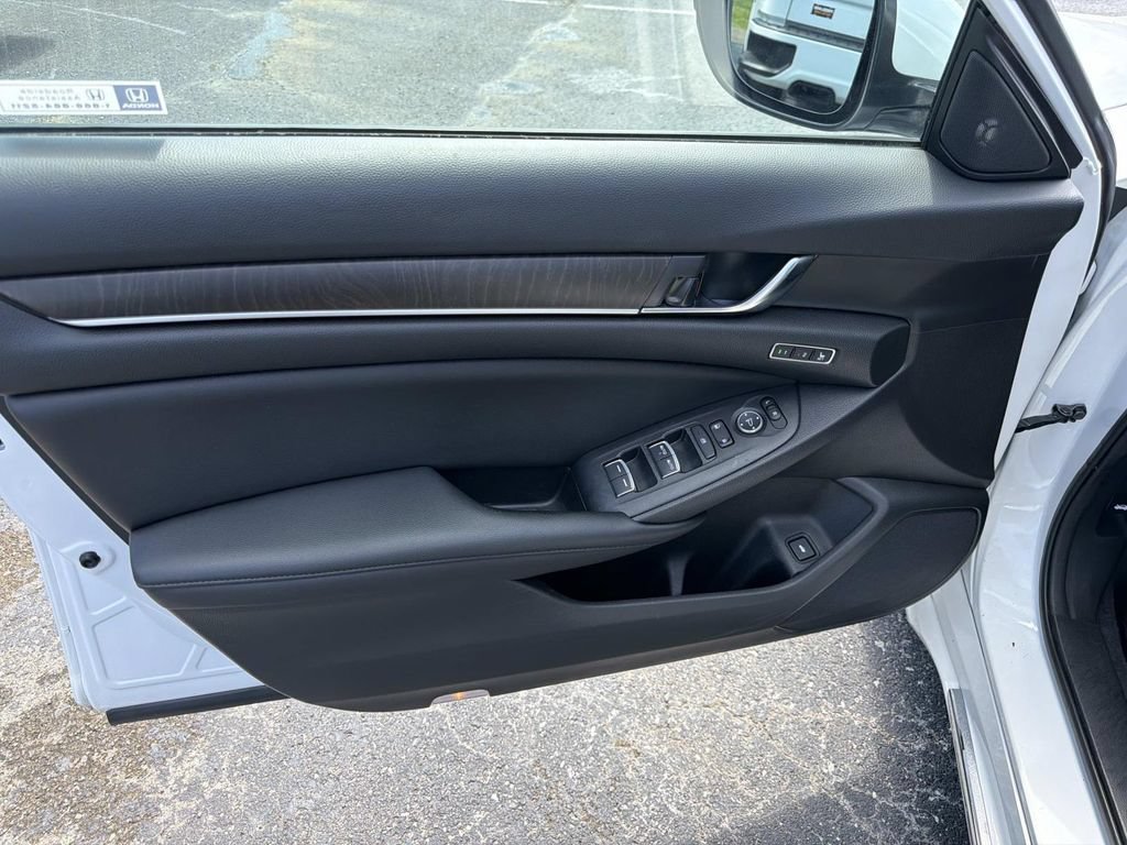 Used 2022 Honda Accord EX-L image 18
