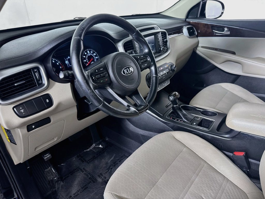 Used 2017 Kia Sorento FWD w/ LX Convenience Package image 9