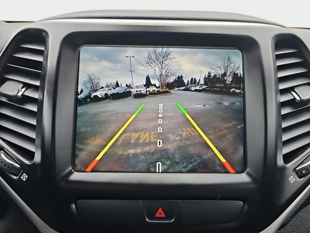 Used 2018 Jeep Cherokee Latitude Plus image 25