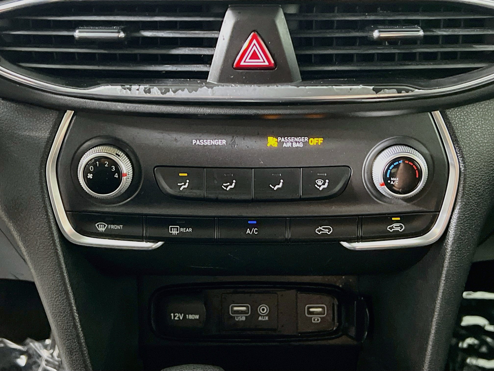 Used 2020 Hyundai Santa Fe SE FWD image 25