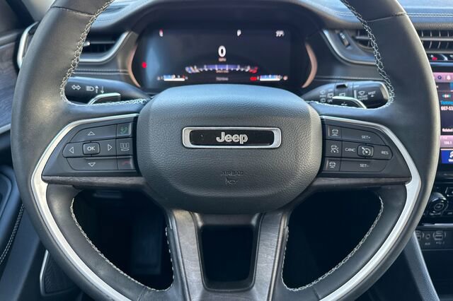 Used 2023 Jeep Grand Cherokee Limited image 21