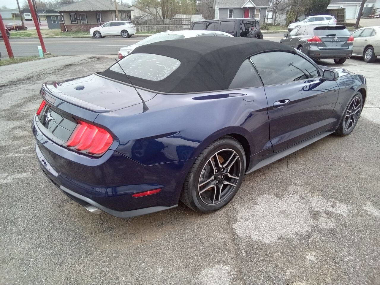 Used 2020 Ford Mustang Premium image 5