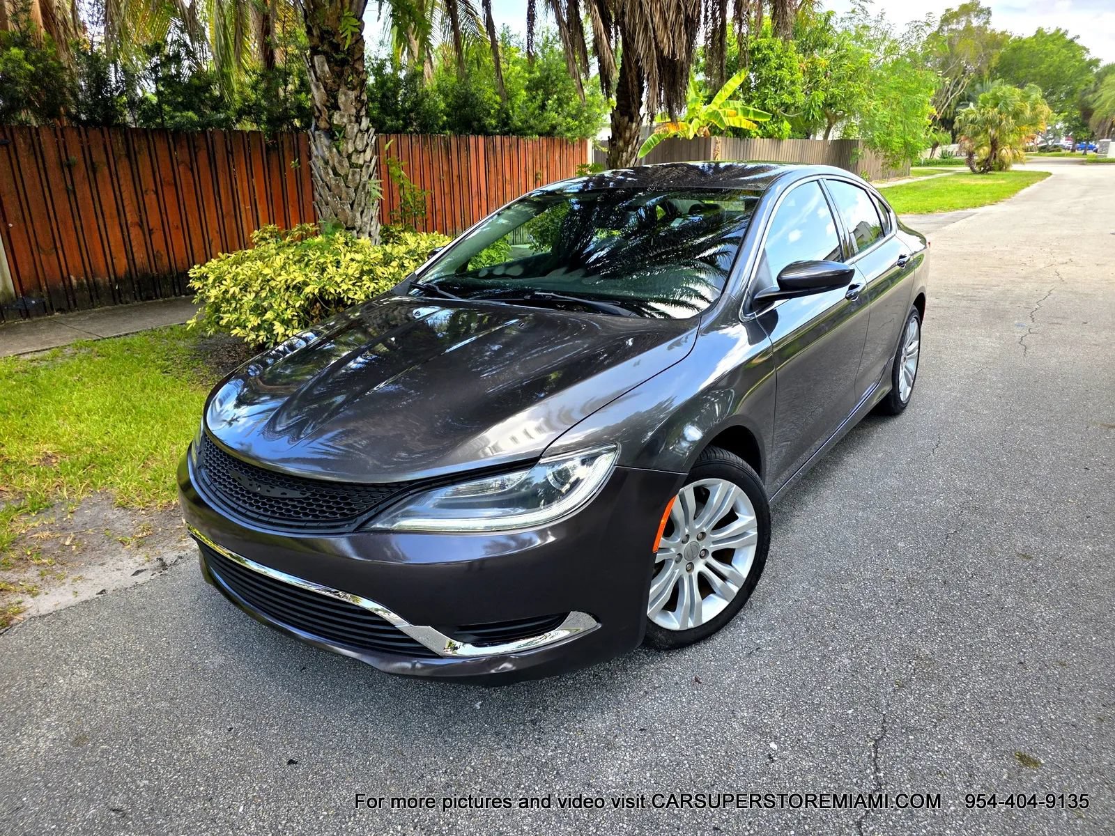Used 2015 Chrysler 200 Limited w/ Convenience Group FWD image 5