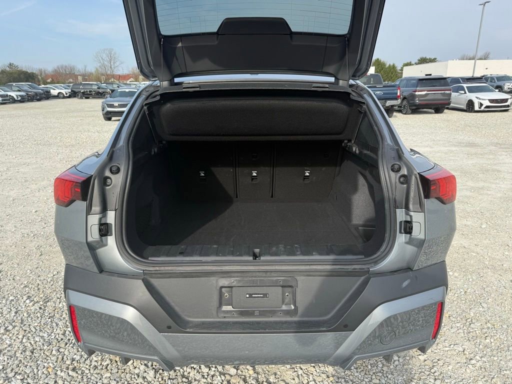 Used 2025 BMW X2 xDrive28i image 13