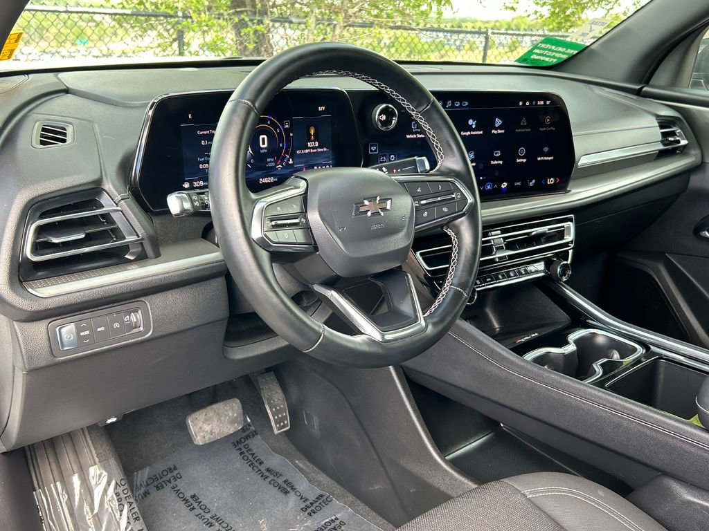 Used 2025 Chevrolet Traverse LT w/ Midnight/Sport Edition AWD/4WD image 8